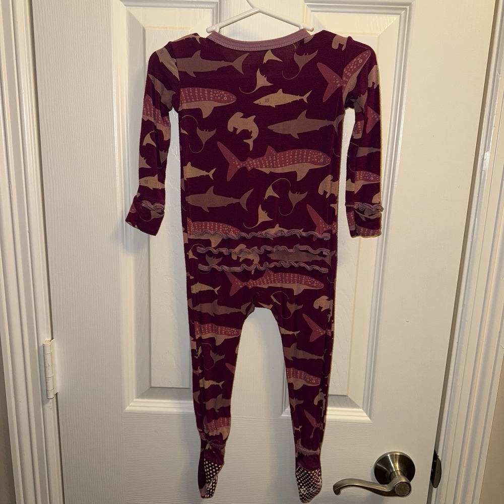 Kickee Pants Bamboo Footed Sleeper One Piece Size 9-12 Months Purple Shark Print - Picture 2 of 4